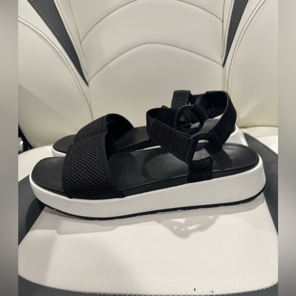 UGG Aissa Platform Sandal Size 11 - Picture 4 of 7
